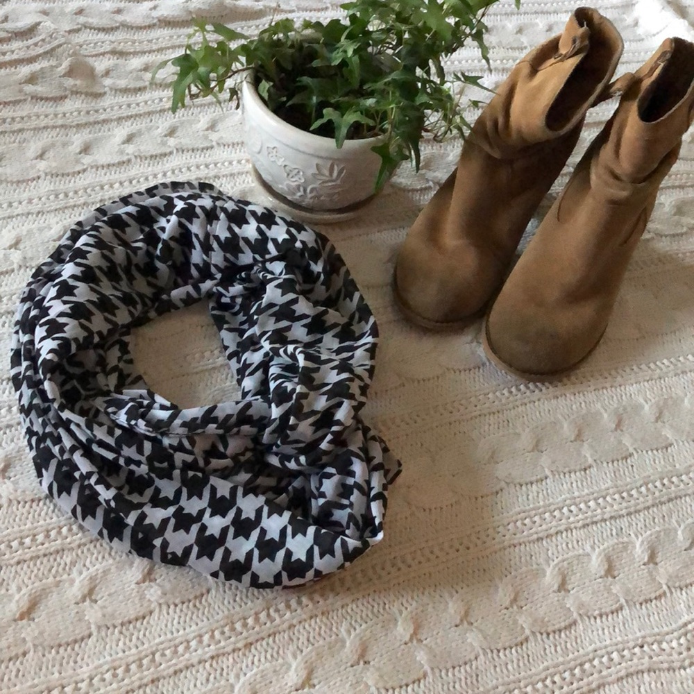 Black & White Infinity Scarf